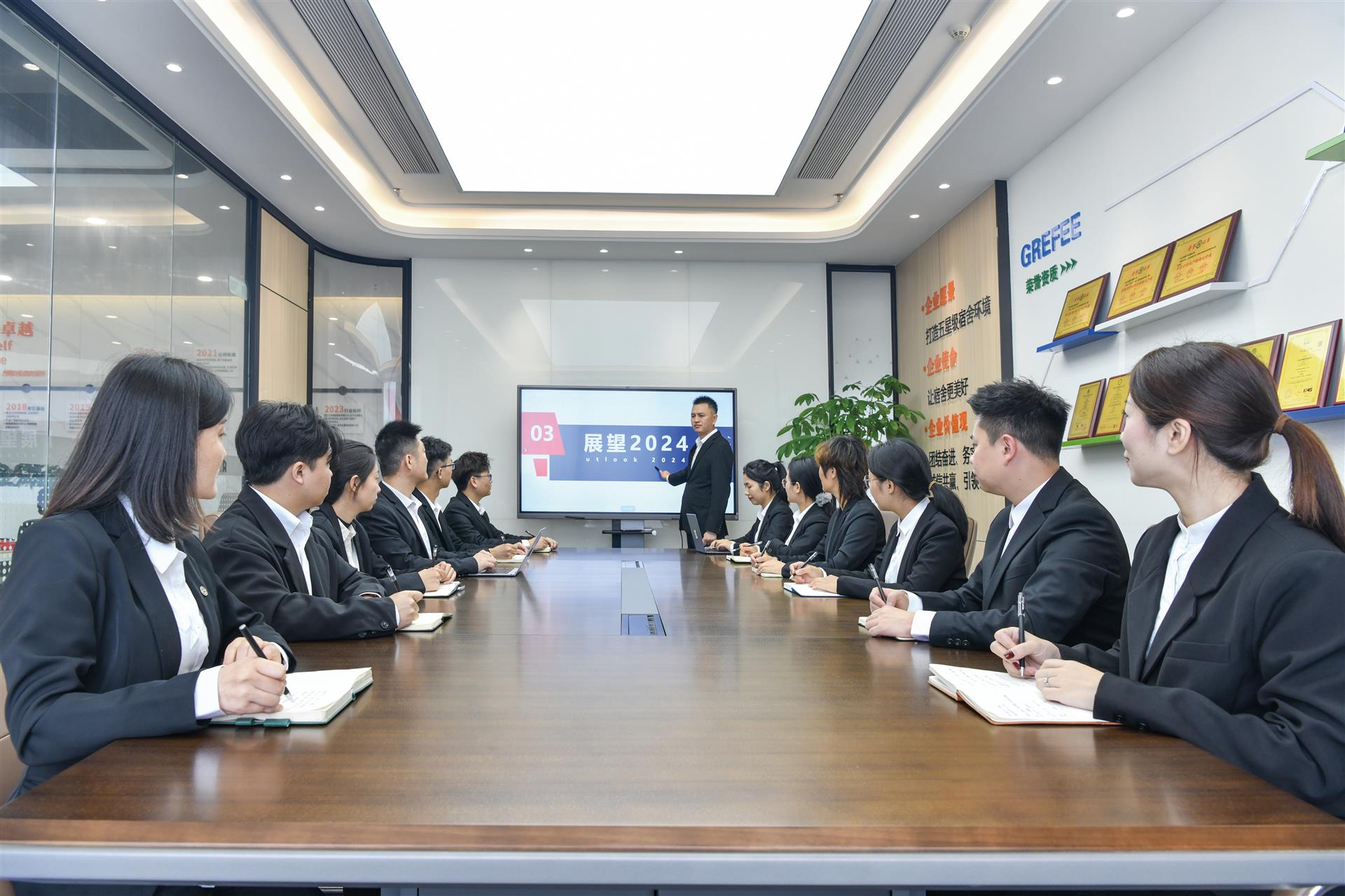 企業創始人:張小毅